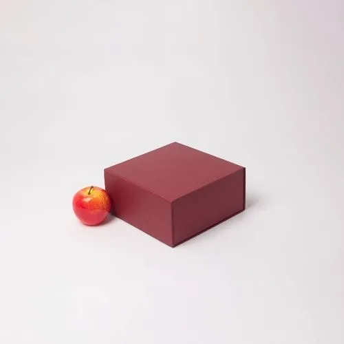 Коробка самосборная на магнитах 21х10х20, бордо, дизайнерская бумага
