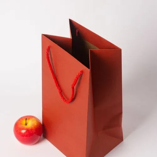 Пакет 17x35x15, красный, плотный крафт